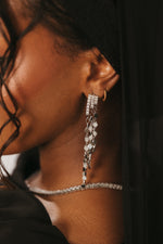 Load image into Gallery viewer, REEMA DROP EARRINGS | SILVER
