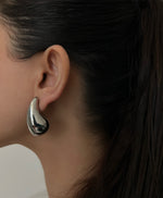 Load image into Gallery viewer, IRINA EARRINGS | SILVER
