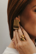 Load image into Gallery viewer, ADRIANA EARRINGS | GOLD
