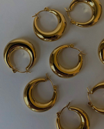Load image into Gallery viewer, FARAH VINTAGE GOLD HOOPS

