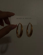 Load image into Gallery viewer, FARAH VINTAGE GOLD HOOPS
